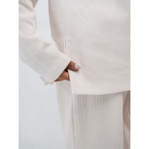 Conjunto Casual de Dos Piezas CYGNUS, Sudadera Corta con Capucha y Pantalones Cortos de Felpa, Talla XXS, Diseño Combinado - Product Image 4