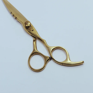 กรรไกรตัดผมมืออาชีพ ยอดขายดี ทรงตรง สีทอง ด้ามสแตนเลส สำหรับคนถนัดขวา ขนาดกลาง - Product Image 2