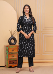 Black Cotton <b>Kurti</b> With White Floral Embroidery And Geometric Print For Women | Traditional Loose Fit Midi Kurta For Casual Wear - Product Image 4
