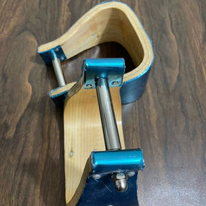 Estribo de Madera Premium para Caballo con Barra de Acero Inoxidable, Estribo Ecuestre Duradero, Venta al por Mayor OEM - Product Image 1