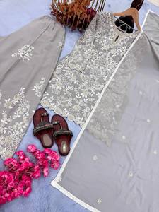 Ropa DE BODA Diseñador de ropa de fiesta Look Pur Heavy Faux Georgette Top Plazzo & Dupatta Set - Product Image 2