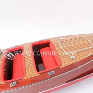 Gia Nhien Fabricant Approuvé Conception Personnalisée CHRIS CRAFT DELUXE RUNABOUT 1942 BATEAU DE VITESSE EN BOIS ARTISANAT HAUTE QUALITÉ - Product Image 4