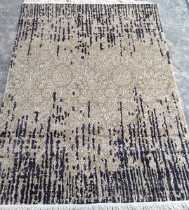 Conjunto de patrón floral desgastado de algodón anudado a mano con superposición abstracta indo-nepalí de lujo moderno - Product Image 1