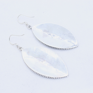 Vente en gros de boucles d'oreilles bohème en argent sterling 925 bijoux en forme de feuille antique de style traditionnel pour femmes - Product Image 3
