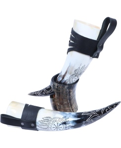 แตรสไตล์สัตว์ขัดเงาพรีเมี่ยมสำหรับฉากดื่มทางศาสนาและไวกิ้งพร้อมที่วางหนัง - Product Image 1