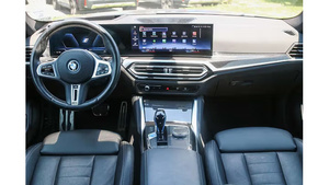 รถยนต์บีเอ็มดับเบิลยู i4 M50 ปี 2024 สีดำ ผ่านการรับรองความสะอาด สภาพใช้งานมาแล้วอย่างเหมาะสม - Product Image 4