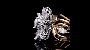 Anillo de diseño de banda ondulada con tallo dividido para compromiso, boda y fiestas | Anillo con Racimo Floral de Diamantes Marquise Cultivados en Laboratorio - Product Image 5