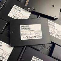 Tout nouveau MZILG7T6HBLA-00A07 PM1653 7.68TB SATA 6Gb/S 2.5 pouces SSD interne d'entreprise haute performance pour serveur