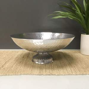 Bol de service en acier inoxydable de qualité supérieure, parfait pour présenter des fruits, des collations et des plats fraîchement cuisinés - Product Image 1