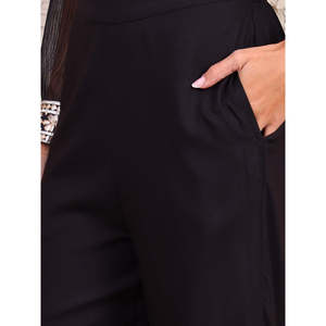 Ensemble coordonné décontracté pour femmes en georgette pure noire, style indo-occidental, 2 pièces, shorts - Tailles XS à 3XL - Product Image 3