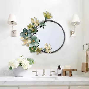 Miroir mural américain moderne de luxe avec cadre en métal créatif accessoires muraux de forme personnalisable - Product Image 1