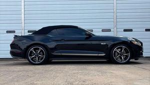 รถฟอร์ด มัสแตง จีที พรีเมียม ปี 2017 เครื่องยนต์ 5.0 ลิตร V8 เกียร์อัตโนมัติ ภายในหุ้มหนัง เอกสารครบ พร้อมส่งออก พวงมาลัยซ้าย ขับเคลื่อนล้อหลัง - Product Image 3