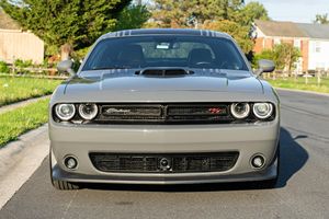 Dodge Challenger 392 Hemi Scat Pack Shaker USADO de 2018 - Product Image 1