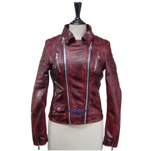 Chaqueta de motorista de cuero de oveja Oxblood para mujer Estilo lavado y desgastado con diseño acolchado Ropa de abrigo de moda ajustada - Product Image 4