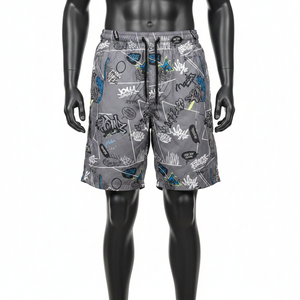 กางเกงขาสั้นวินด์เบรกเกอร์ผ้าโพลีเอสเตอร์ทัสแลน 120 GSM พรีเมียม สีเทา พิมพ์ลายกราฟฟิตีแบบซับลิเมชั่น สกรีนโลโก้ตามสั่ง สำหรับผู้ชาย - Product Image 1