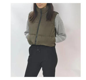 Gilet matelassé pour femme sur mesure, veste courte sans manches d'hiver - Product Image 5