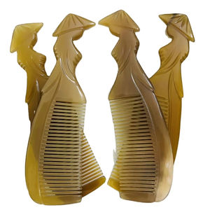 Peigne en corne Authentique Corne de buffle Artisanat traditionnel vietnamien Toilettage doux des cheveux Exportation artisanale - Product Image 1