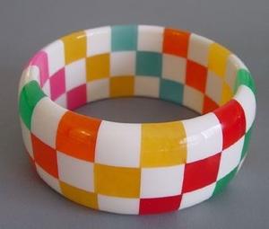 Ensemble de bracelets en résine imperméables faits à la main pour femmes, couleurs personnalisées, look élégant, finition lisse, bijoux légers pour les festivals - Product Image 4