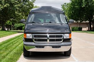 Voiture d'occasion fiable, Dodge Ram Van B1500 Regency Conversion Van de 2002 - Product Image 3