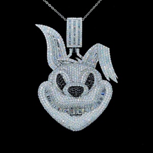 Pendentif Croix Personnalisé en Argent 925 Style Hip Hop, Design Tendance Streetwear Sertie de Diamants Moissanite, Breloques Personnalisées - Product Image 1