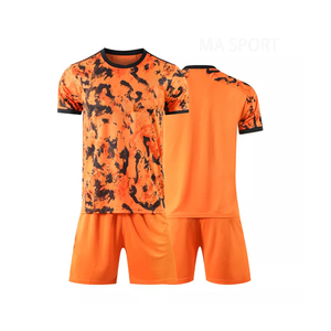 Uniformes de football à sublimation personnalisée, ensemble complet, design unique, vêtements d'équipe de haute qualité pour hommes - Product Image 3