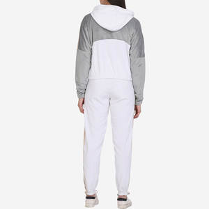 Nuevo Chándal Deportivo de Alta Calidad para Mujer, con Capucha, Ecológico, Transpirable, Informal, Ajustado, con Logotipo Personalizado al por Mayor, Invierno 2026 - Product Image 3