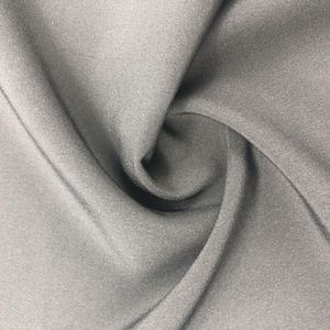 Vêtements d'extérieur avec logo personnalisé OEM fabriqués en 133g de tissu en nylon extensible dans les quatre sens avec un tissage uni de tissu 100D - Product Image 5