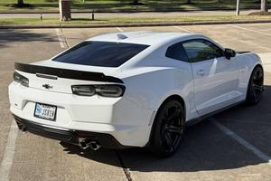 EXREMELY CLEAN RHD/LHD 2022 CHEV-ROLET CAM-ARO SS COUPE INSPECTED 6-SPEED MANUAL LT1 V8 POWER  READY TO DELIVER - Product Image 2