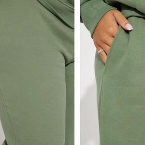 ชุดเซ็ตฮู้ดดี้และกางเกงขายาวผ้ากำมะหยี่หนานุ่มสีพื้นสำหรับฤดูใบไม้ร่วงและฤดูหนาว  ขายส่งชุดฮู้ดดี้เอวลอยสำหรับผู้หญิง - Product Image 6