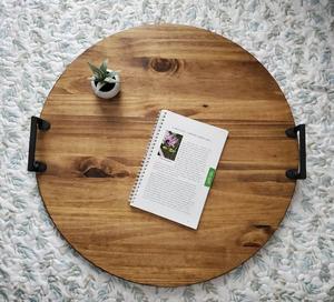 Plateau de rangement et de service rond avec une surface large, poignées robustes, finition lisse, idéal pour les repas et l'organisation élégante de la maison - Product Image 1