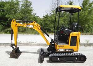 Mini-excavatrice JCB modèle 18Z-1T3 de 2018, légèrement utilisée mais comme neuve, 2376 heures d'utilisation, disponible. - Product Image 3