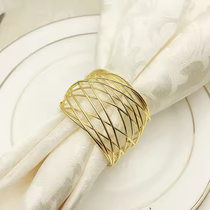 Anneaux de serviette de haute qualité plaqué or en relief rond Antique 2025 Trending Rarest Design ronds de serviette en métal à un prix abordable - Product Image 2