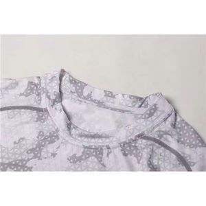 Rash Guard simple uni de couleur unie, vente chaude, MMA Rush Guard, vêtements de sport pour hommes, Rash Guards respirants avec le meilleur OEM - Product Image 5