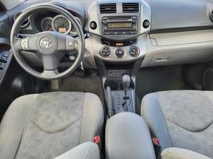 2012 Toyota RAV-4 Base 4WD avec boîte de vitesses automatique sièges en cuir caméra arrière R17 galerie de toit en alliage utilisé état 4L moteur - Product Image 4