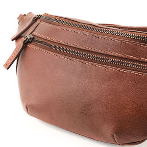 Bolsa de pecho de cuero de vaca original con USB para viajes de negocios Cierre de cremallera de estilo vintage de un solo hombro - Product Image 6