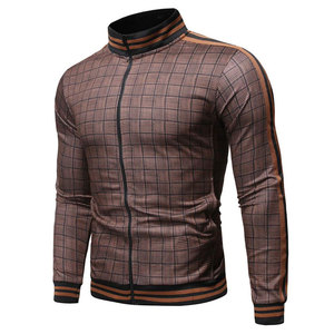 Ensemble de survêtements pour hommes avec fermeture éclair nouveau design survêtement 2 pièces en polyester imprimé OEM de couleur marron avec logo personnalisé pour l'hiver - Product Image 5