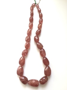 Cuentas facetadas de cuarzo rojo fresa natural para la elaboración de joyería fina - Product Image 3