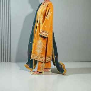 Costume décontracté pour femme prêt à porter à la mode avec haut à manches longues et pantalon confortable idéal pour la mode du printemps et de l'automne - Product Image 4