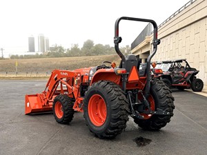 Tractor Agrícola ZT 155 Diésel de 40 HP 4WD con Caja de Cambios Automática, Bomba y Rodamientos para Uso Agrícola - Product Image 6