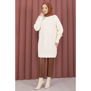 เสื้อสเวตเตอร์วินเทจสีเอครู ลายบาคลาวา ถักนิตติ้งสำหรับฤดูหนาว - Product Image 1