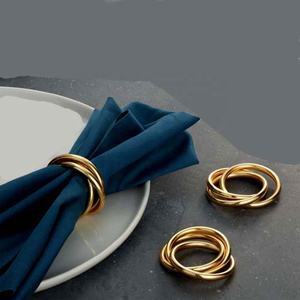 Venta al por mayor chapado en oro redondo nuevo diseño de corte por láser servilletero espiral hecho a mano ondulado diseño curvo vajilla servilletero - Product Image 2