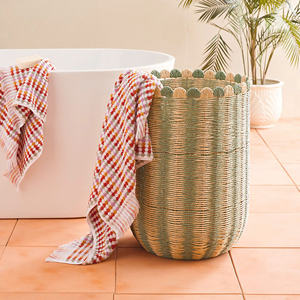 Cesta de almacenamiento de algas marinas festoneadas hechas a mano colorida cesta de lavandería o maceta elemento decorativo para su espacio y decoración del hogar - Product Image 3