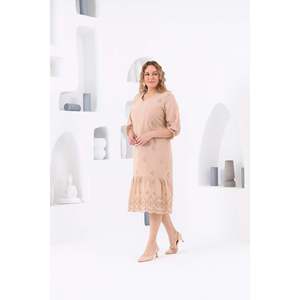 Vestido de talla grande con bordado y puños elásticos forrados, color crema - Product Image 2