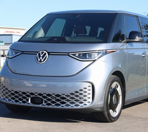 Volkswagen ID.Buzz Pro S RWD 2025 d'occasion gris, moteur électrique, conduite à gauche, sièges chauffants, système de navigation automatique - Product Image 1