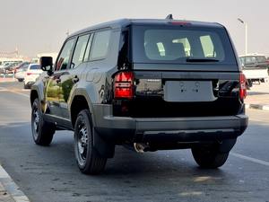 Neuf/Occasion 2024 pour Toyota Prado LC250 TX 2.4L SUV Automatique 4x4 Blanc Essence Feux LED R20 Sièges en Cuir - Product Image 4