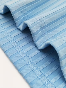 Camisa Polo a Rayas Azul Claro para Hombre, Manga Corta, Cierre de Botones, Tejido Texturizado, Corte Ajustado Informal, Prenda Superior para Exteriores - Product Image 3