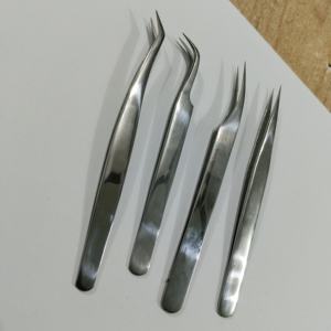 Juego de Pinzas para Extensión de Pestañas con Punta Dentada de Acero Inoxidable para Uso Profesional - Product Image 2