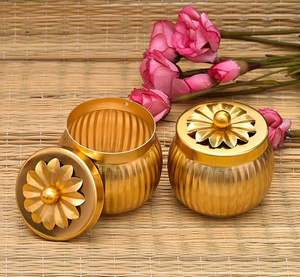 Lot de 2 paniers de rangement multifonctions en métal doré en forme de cercle et design moderne pour la cuisine - Product Image 5