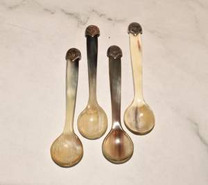 CUCHARA DE CUERNO BLANCO PULIDO DE CALIDAD DE TIENDA para el hogar y el restaurante Uso en la cocina Tazón de estilo animal artesanal de la mejor calidad a la venta - Product Image 6