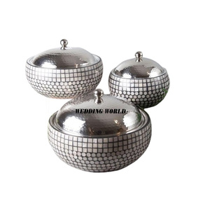 Ensemble de trois casseroles en nacre Design traditionnel Casserole faite à la main Taille personnalisée Vaisselle décorative Chauffe-aliments en métal - Product Image 1